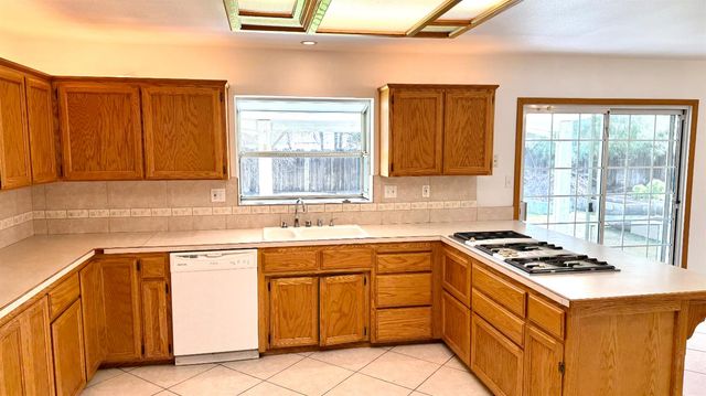 2335 N Douty Street, Hanford, CA 93230