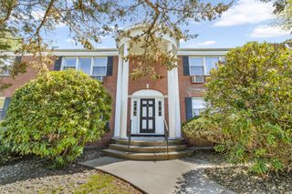 8 Bon Aire Cir 101, Suffern, NY 10901