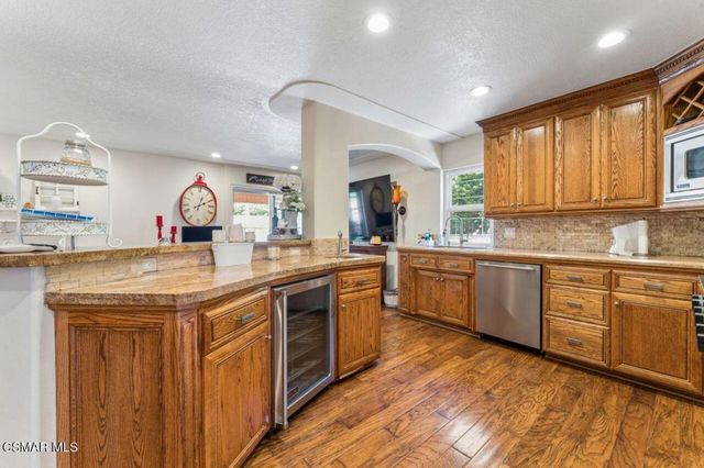 2526 Glenhurst Court, Simi Valley, CA 93063