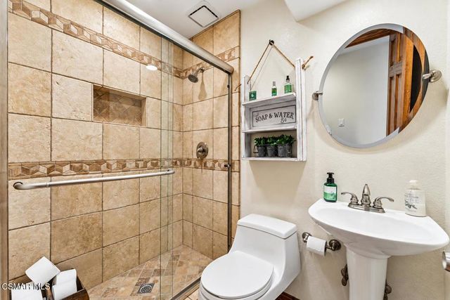 2526 Glenhurst Court, Simi Valley, CA 93063