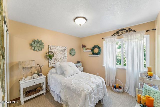 2526 Glenhurst Court, Simi Valley, CA 93063