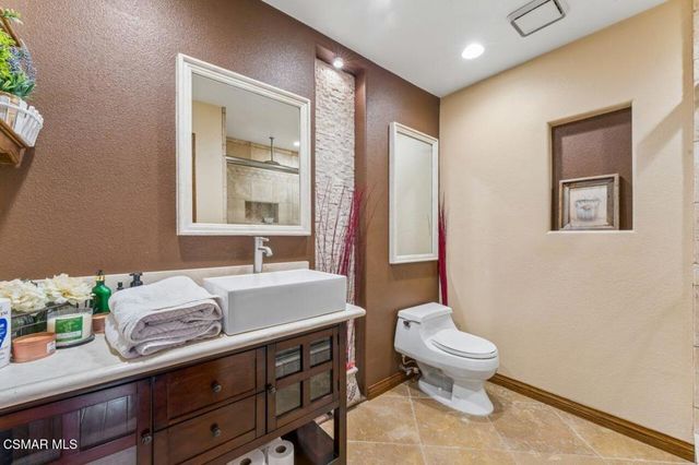 2526 Glenhurst Court, Simi Valley, CA 93063