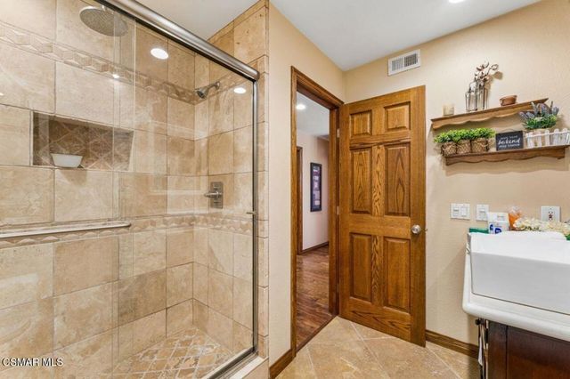 2526 Glenhurst Court, Simi Valley, CA 93063