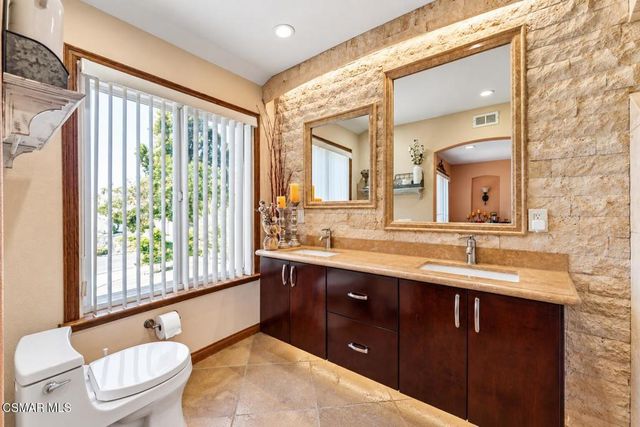 2526 Glenhurst Court, Simi Valley, CA 93063