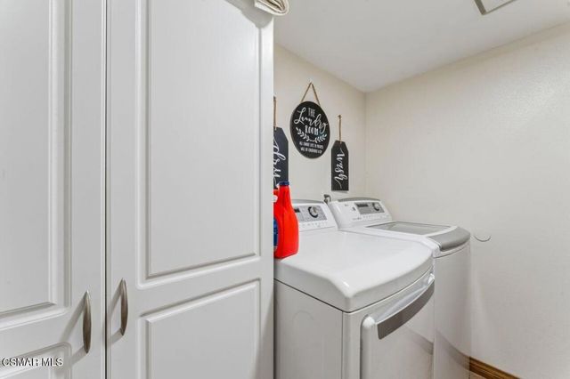 2526 Glenhurst Court, Simi Valley, CA 93063