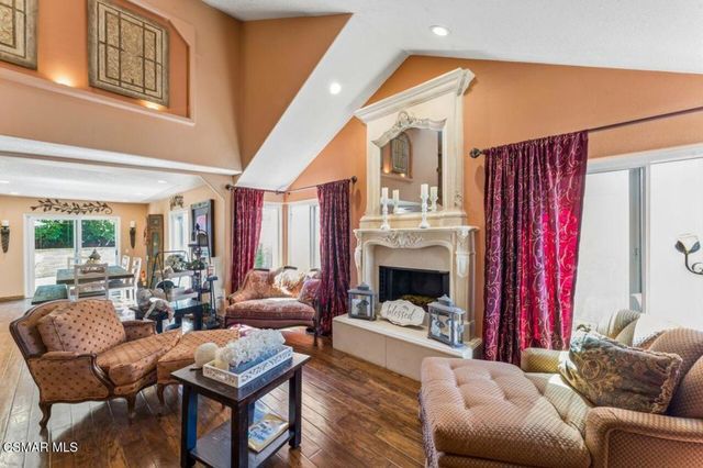2526 Glenhurst Court, Simi Valley, CA 93063