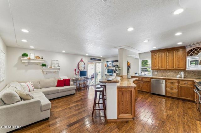 2526 Glenhurst Court, Simi Valley, CA 93063