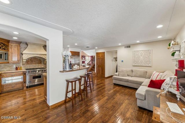 2526 Glenhurst Court, Simi Valley, CA 93063
