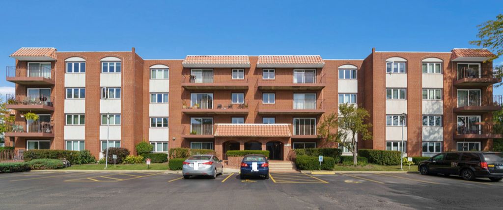 2066 Saint Johns Avenue 404, Highland Park, IL 60035