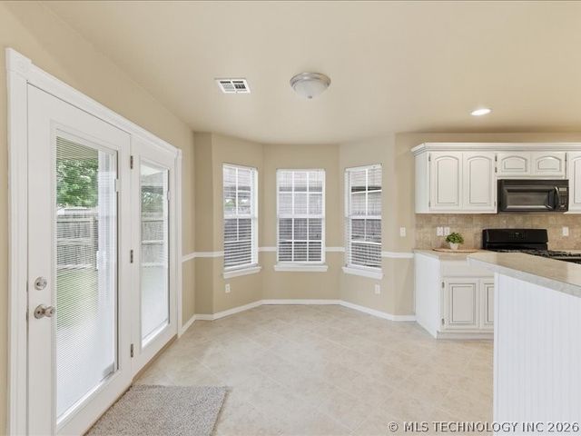 11268 S 276th East Avenue, Coweta, OK 74429