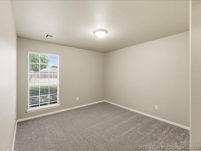 11268 S 276th East Avenue, Coweta, OK 74429