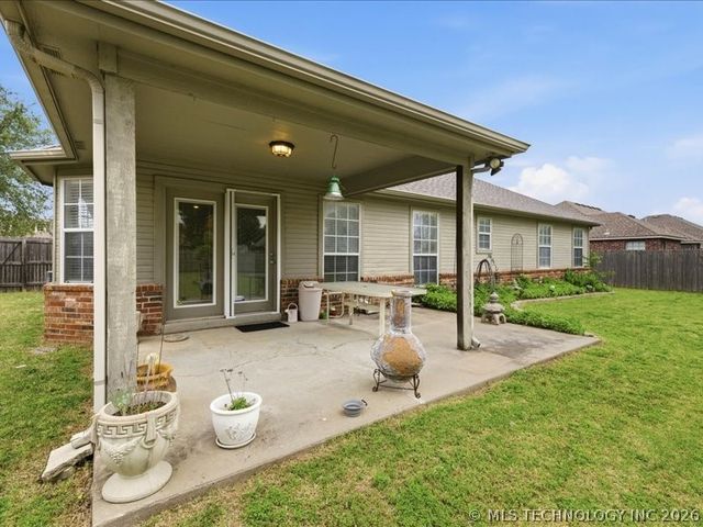 11268 S 276th East Avenue, Coweta, OK 74429