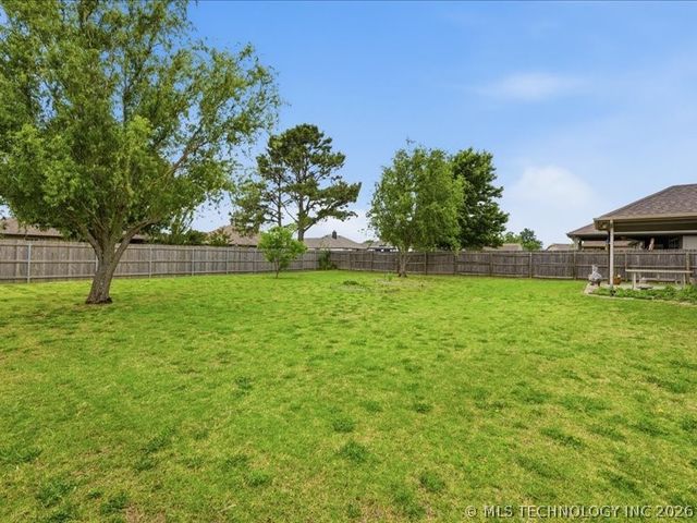 11268 S 276th East Avenue, Coweta, OK 74429