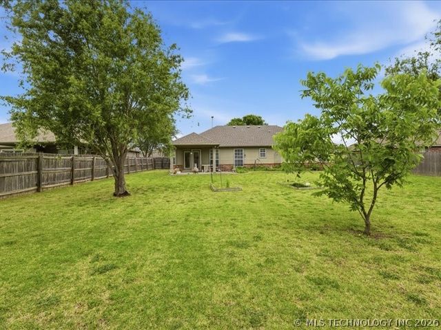 11268 S 276th East Avenue, Coweta, OK 74429