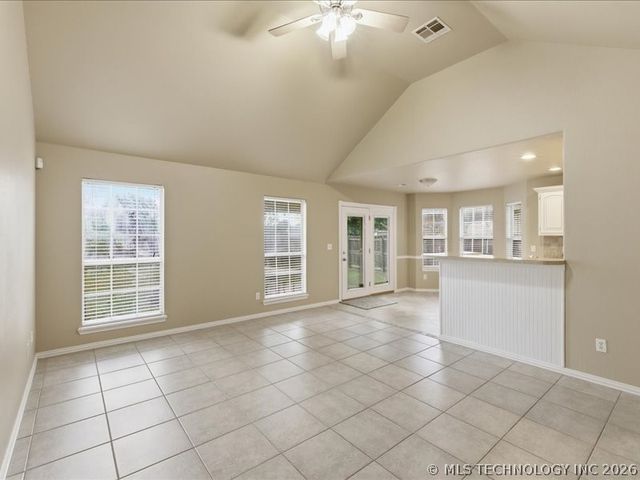 11268 S 276th East Avenue, Coweta, OK 74429