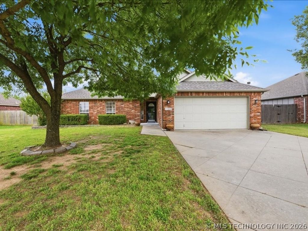 11268 S 276th East Avenue, Coweta, OK 74429