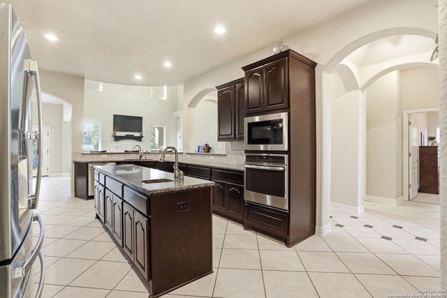 113 Misty Dawn, Castroville, TX 78009