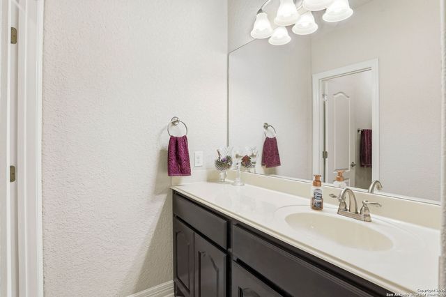 113 Misty Dawn, Castroville, TX 78009