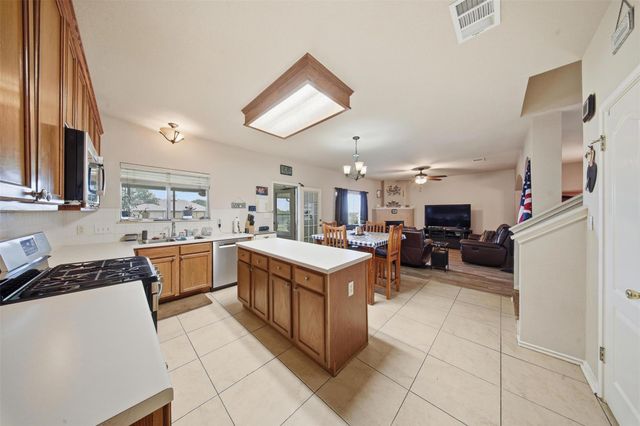 109 Morningside CIR, Hutto, TX 78634