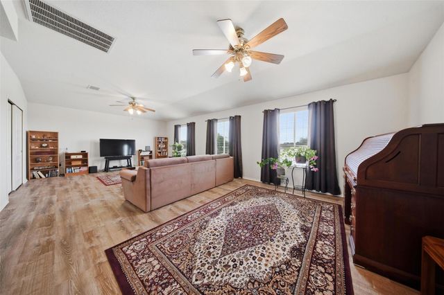 109 Morningside CIR, Hutto, TX 78634