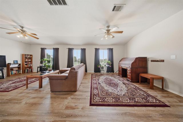 109 Morningside CIR, Hutto, TX 78634