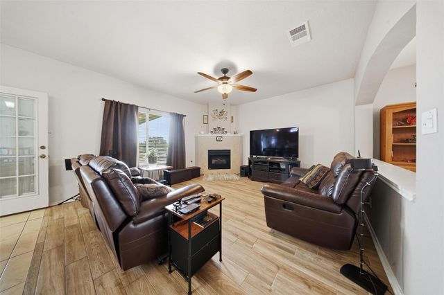 109 Morningside CIR, Hutto, TX 78634