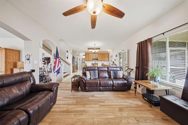 109 Morningside CIR, Hutto, TX 78634