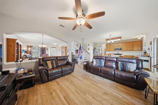 109 Morningside CIR, Hutto, TX 78634