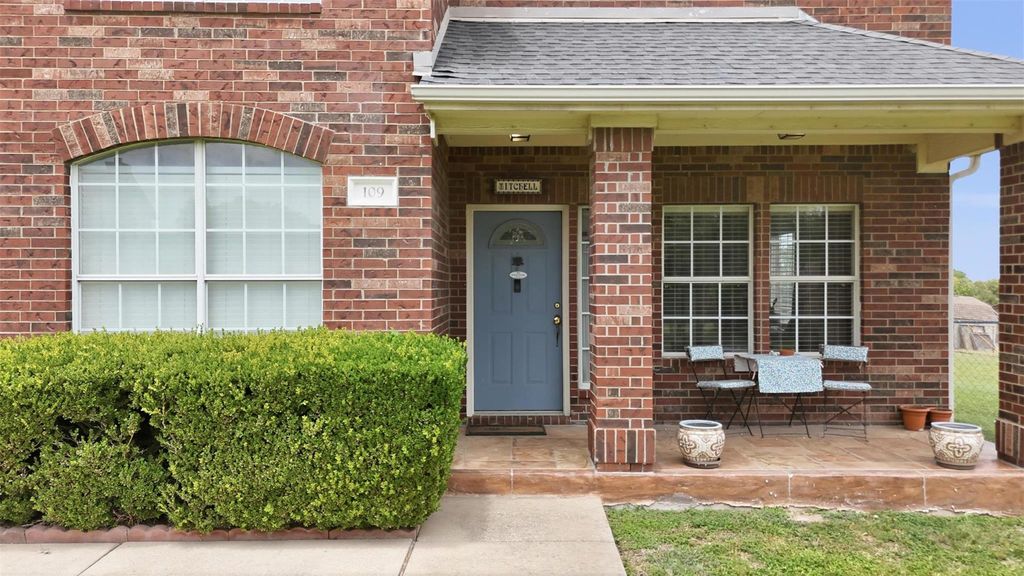 109 Morningside CIR, Hutto, TX 78634