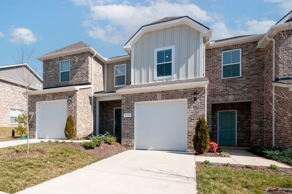 7133 Mapleside Ln, Fairview, TN 37062