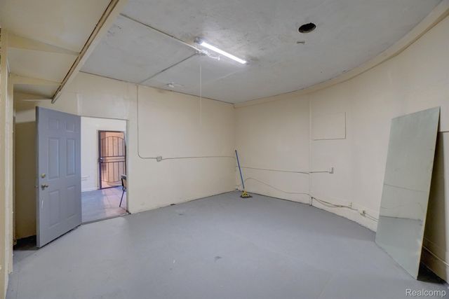 10301 WHITTIER Street, Detroit, MI 48224