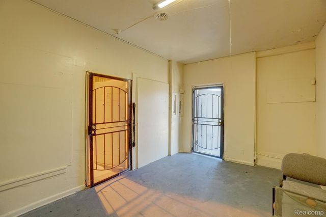 10301 WHITTIER Street, Detroit, MI 48224