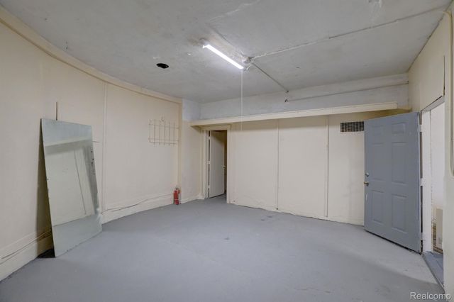 10301 WHITTIER Street, Detroit, MI 48224