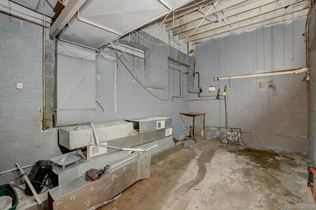 10301 WHITTIER Street, Detroit, MI 48224