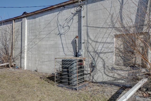 10301 WHITTIER Street, Detroit, MI 48224