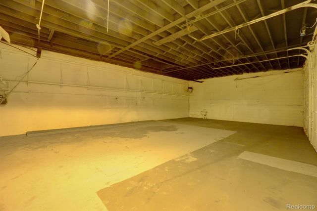 10301 WHITTIER Street, Detroit, MI 48224