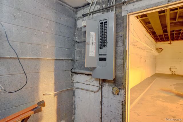 10301 WHITTIER Street, Detroit, MI 48224