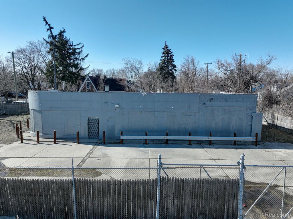 10301 WHITTIER Street, Detroit, MI 48224