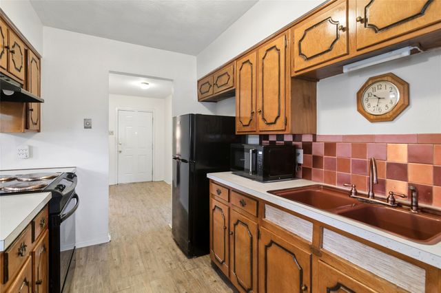 937 Patricia Street, Irving, TX 75060