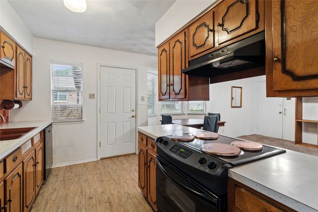 937 Patricia Street, Irving, TX 75060