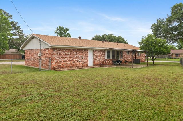 937 Patricia Street, Irving, TX 75060