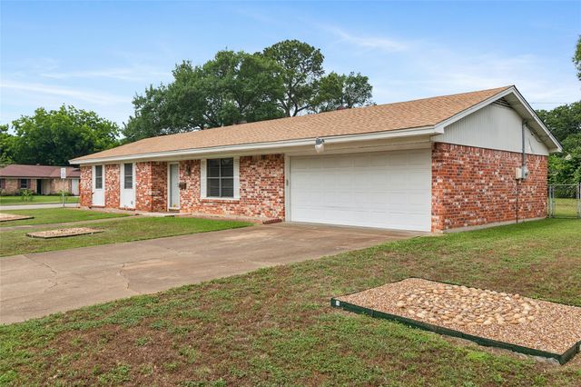 937 Patricia Street, Irving, TX 75060