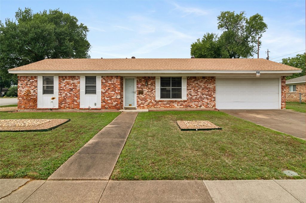 937 Patricia Street, Irving, TX 75060