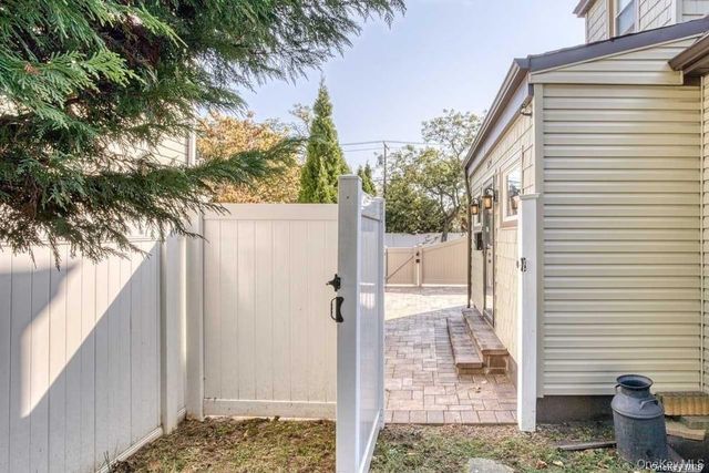 524 Central Avenue, Bethpage, NY 11714