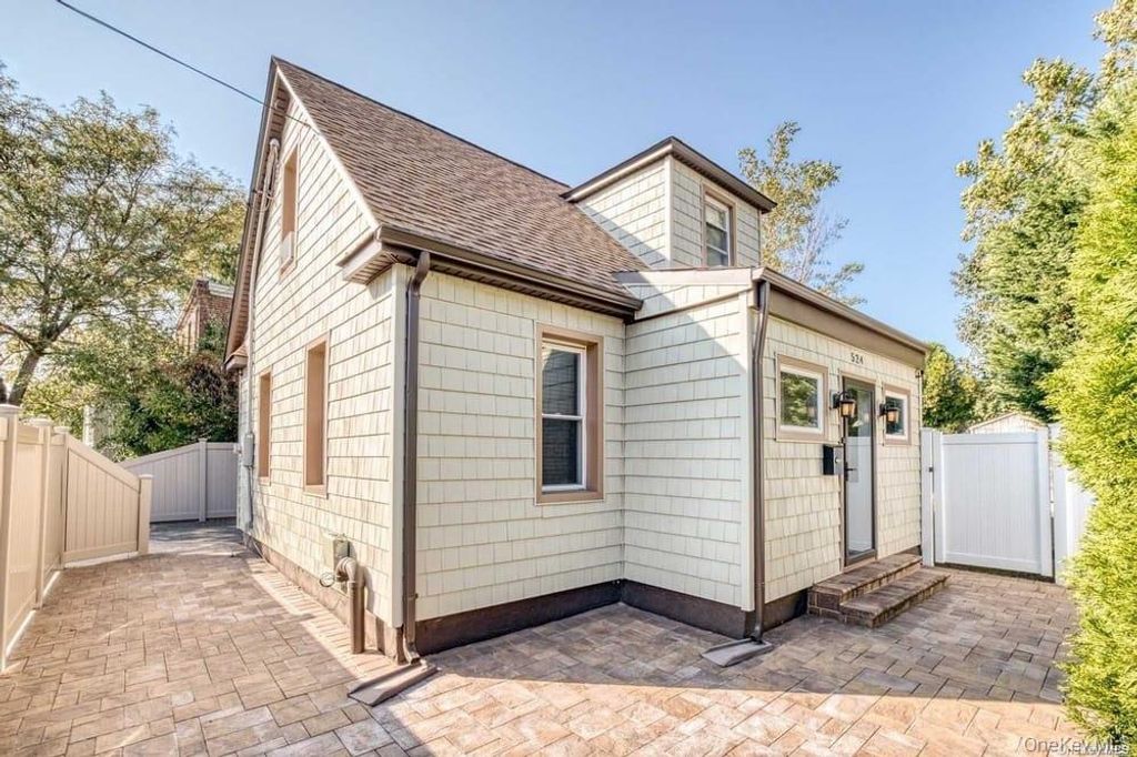 524 Central Avenue, Bethpage, NY 11714