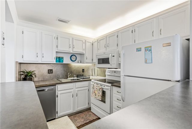 29 Pine Arbor Lane 204, Vero Beach, FL 32962