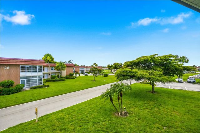 29 Pine Arbor Lane 204, Vero Beach, FL 32962