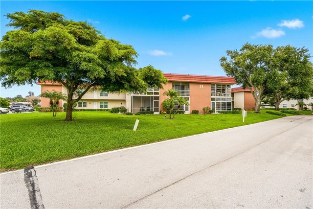 29 Pine Arbor Lane 204, Vero Beach, FL 32962