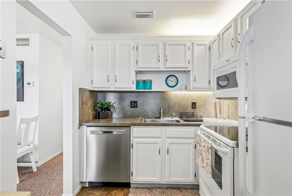 29 Pine Arbor Lane 204, Vero Beach, FL 32962