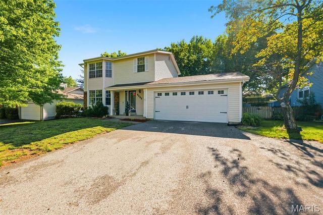 1316 Whispering Ridge Lane, St Peters, MO 63376